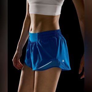 Lululemon Hotty Hot Low-Rise 2.5 Length Shorts: Size 4 - Poolside